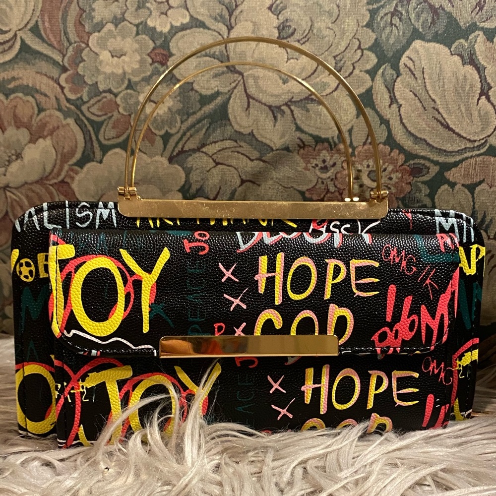 Graffiti purse NWOT